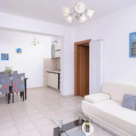 One Bedroom With Balcony And Sea View 2 فربوسكا