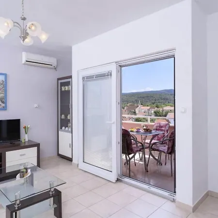 One Bedroom With Balcony And Sea View 2 شقة فربوسكا