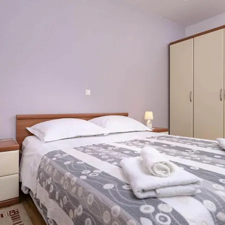 شقة One Bedroom With Balcony And Sea View 2