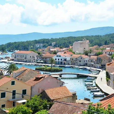 One Bedroom With Balcony And Sea View 2 شقة فربوسكا