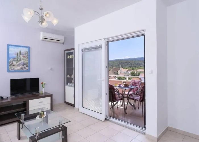 One Bedroom With Balcony And Sea View 2 Apartamento Vrboska
