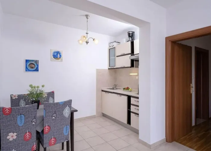 Apartamento One Bedroom With Balcony And Sea View 2