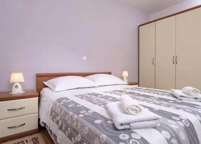 Apartamento One Bedroom With Balcony And Sea View 2