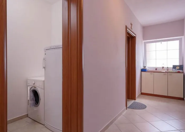 One Bedroom With Balcony And Sea View 2 Vrboska