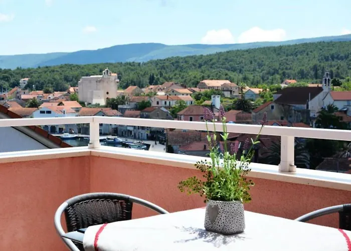 Apartamento One Bedroom With Balcony And Sea View 2